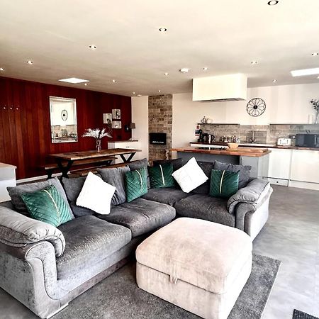 Clover Cottage Beeley Экстерьер фото