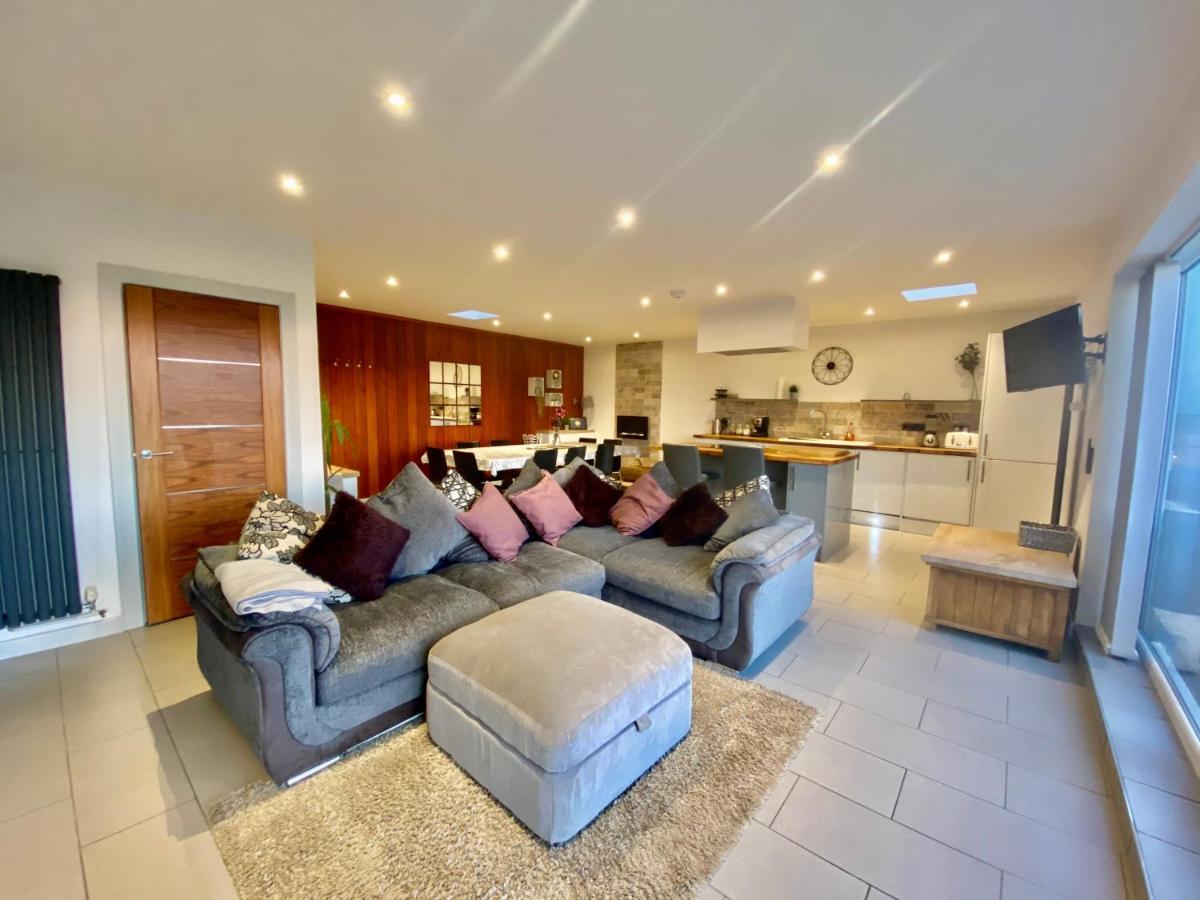 Clover Cottage Beeley Экстерьер фото