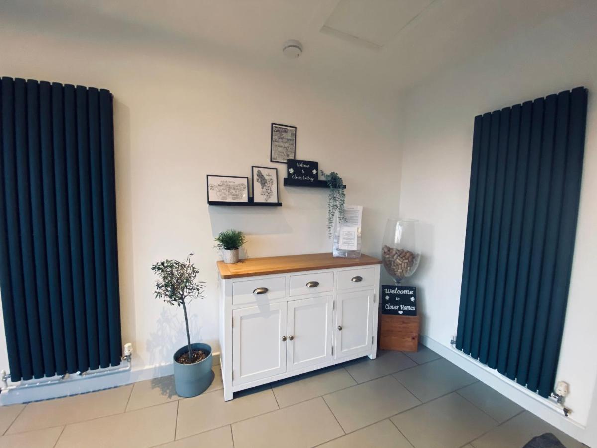 Clover Cottage Beeley Экстерьер фото