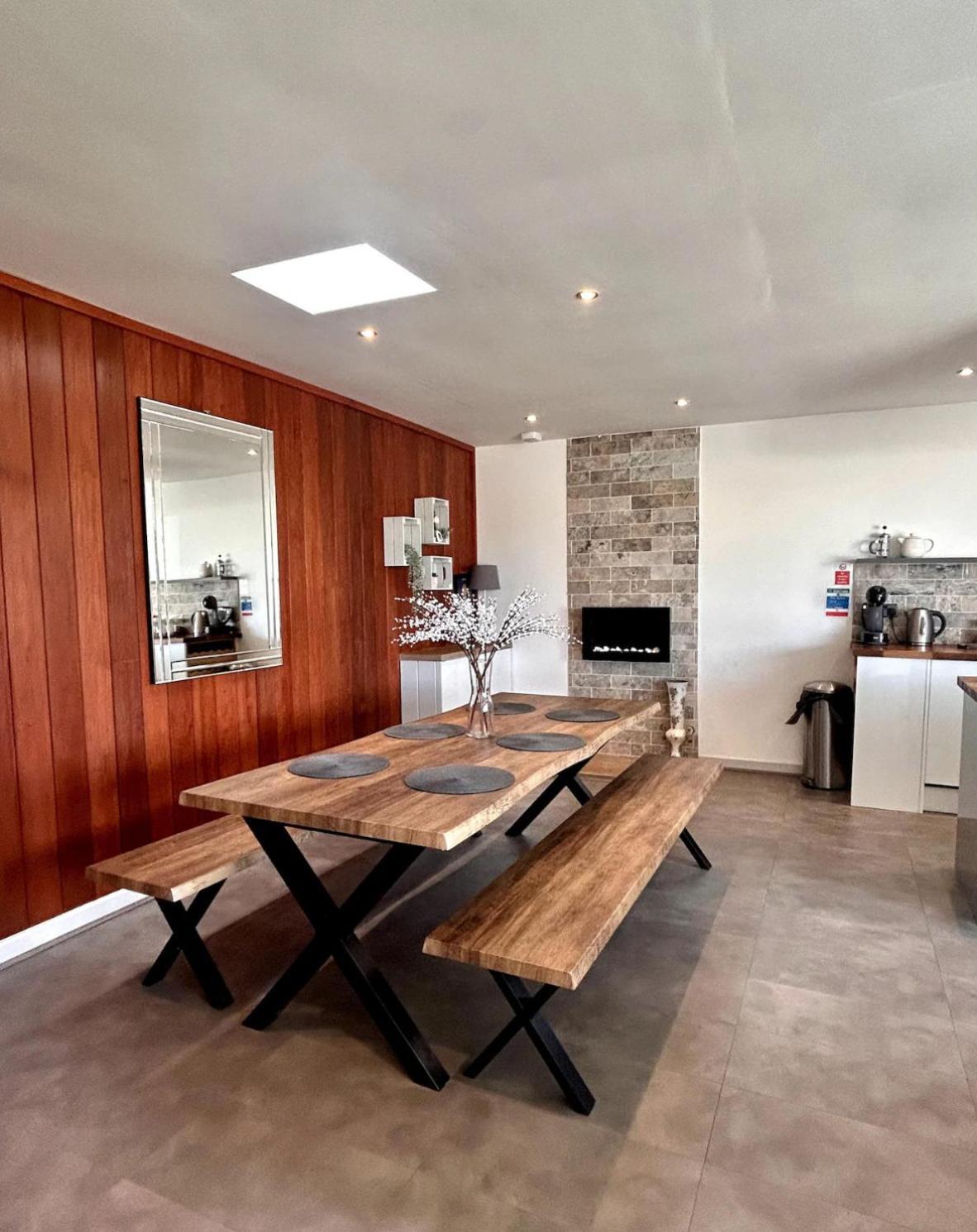 Clover Cottage Beeley Экстерьер фото